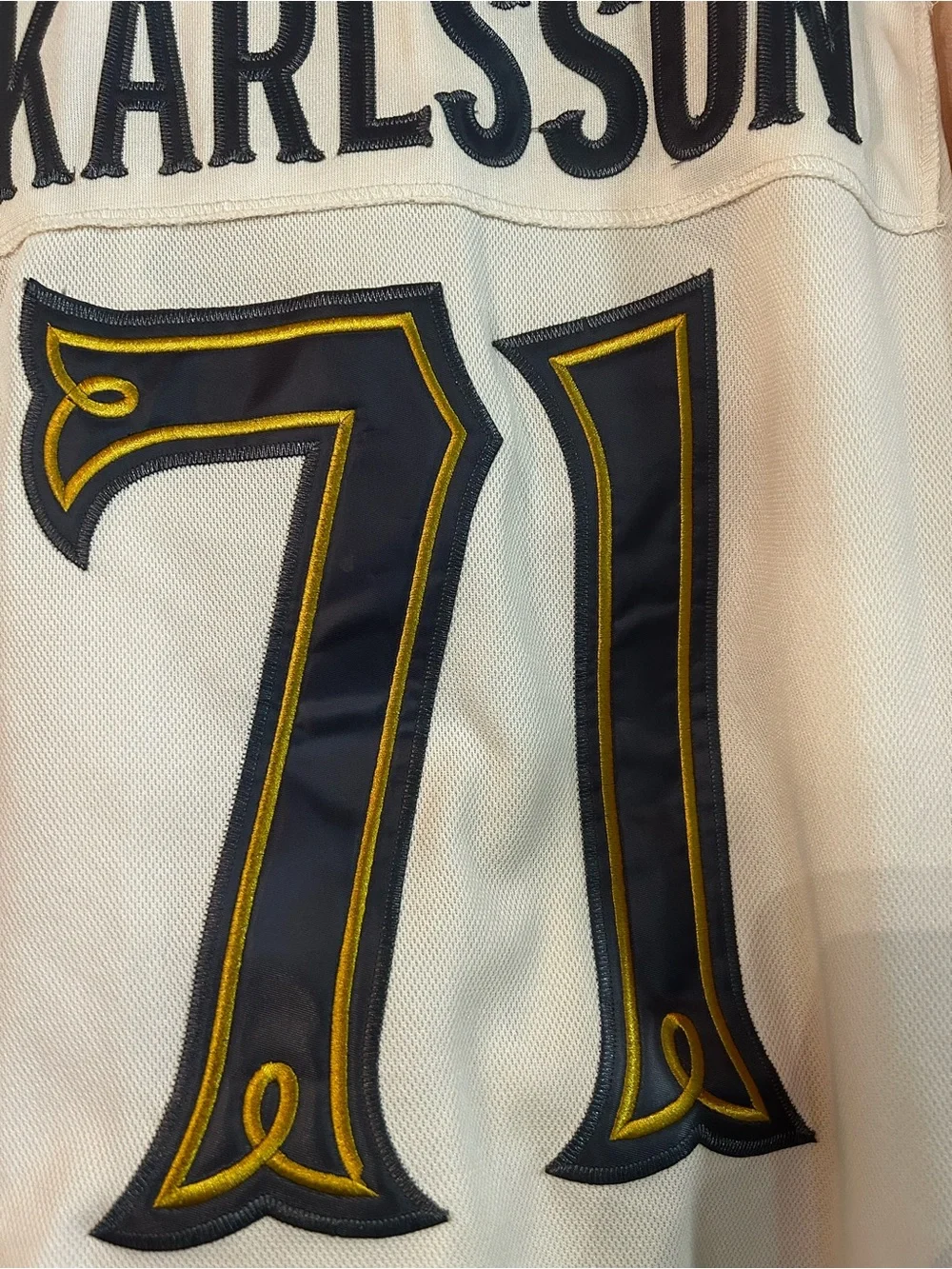 NEW Rare & Unique adidas NHL Gold & Creme Hockey Jersey Vegas #71 Karlsson Large